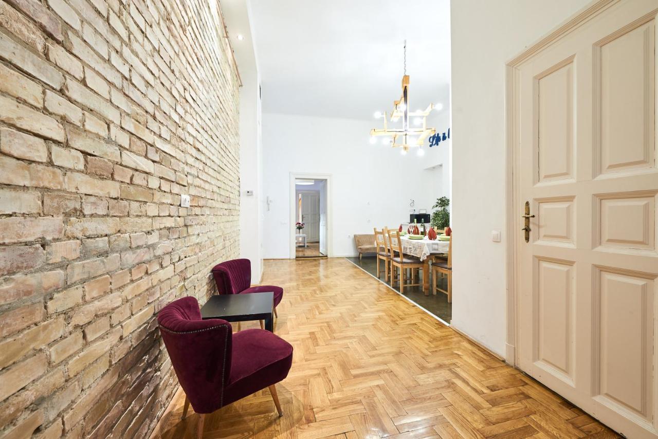 Large Apartment For Groups City Center Dist. VII Budapest Esterno foto