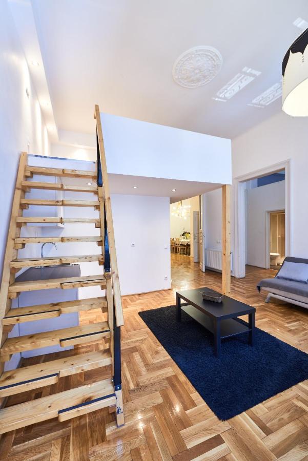 Large Apartment For Groups City Center Dist. VII Budapest Esterno foto