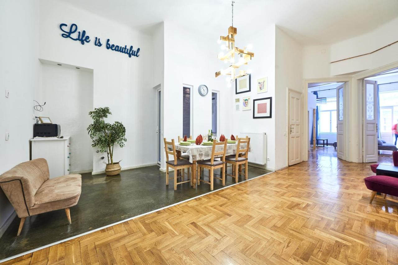 Large Apartment For Groups City Center Dist. VII Budapest Esterno foto